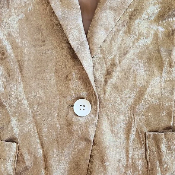NWOT..Gold Blazer - Picture 7 of 9